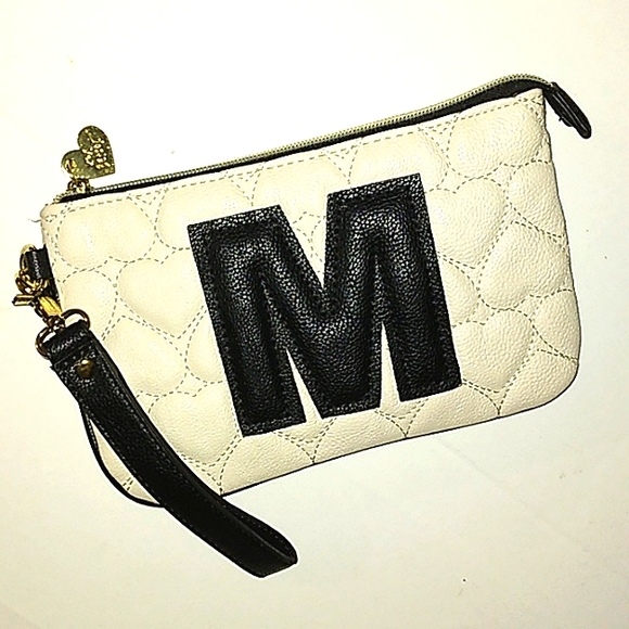 ★Brand New★BETSEY JOHNSON Large Quilted Hearts "M" initial Wristlet★Rare★ - Picture 10 of 16